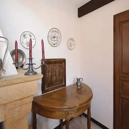 Two-bedroom Holiday In Feriehus Nîmes